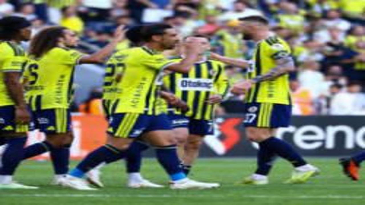 Fenerbahçe'de 13 futbolcuya milli davet!