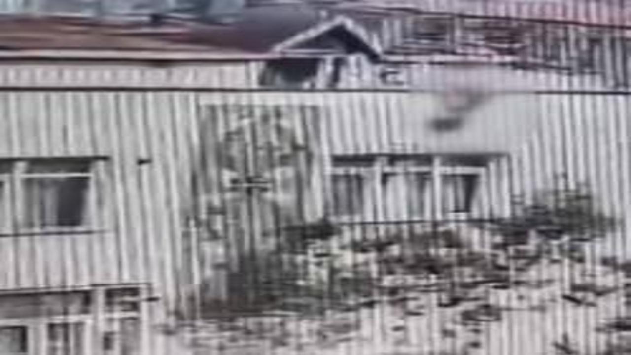 İşte doktorun 4’üncü kattan düştüğü anlar kamerada! Sevgilisi: Tutmaya çalıştım