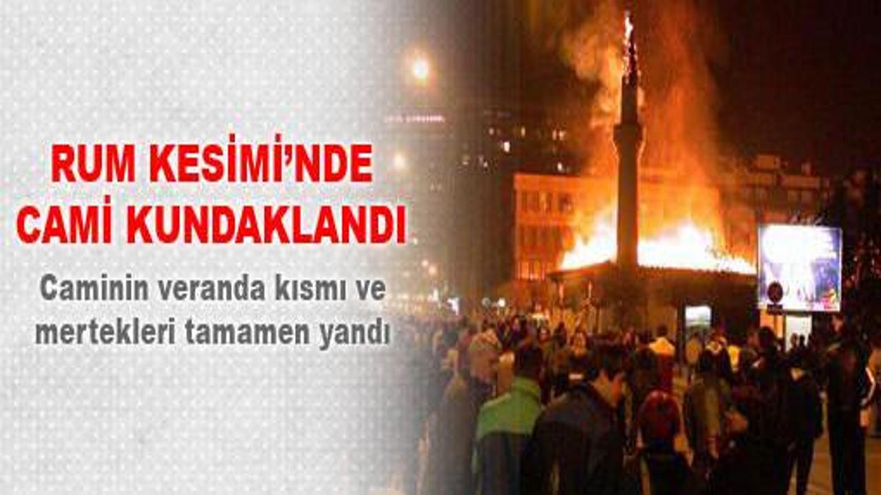 Rum kesiminde cami kundaklandı