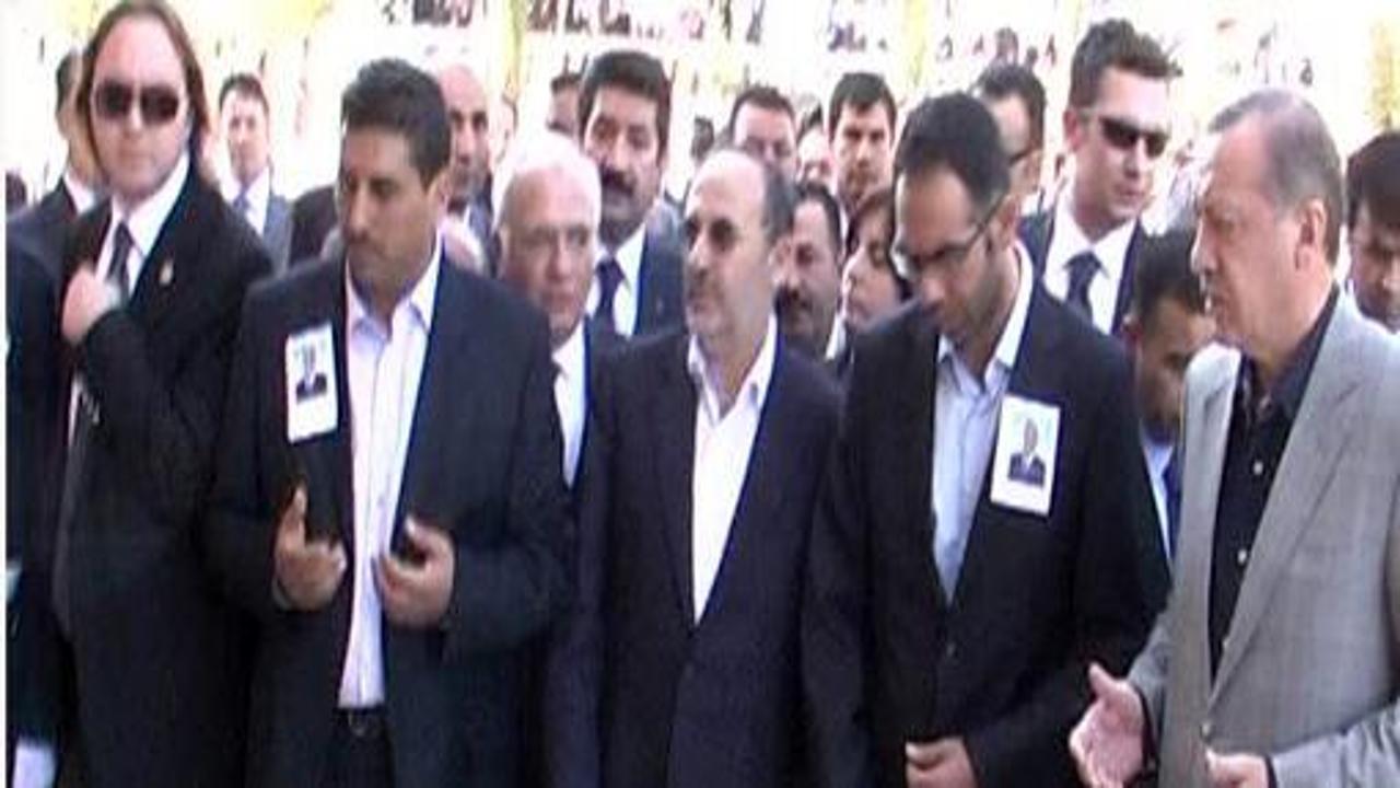 Erdoğan Kuş'un tabutu başında dua etti