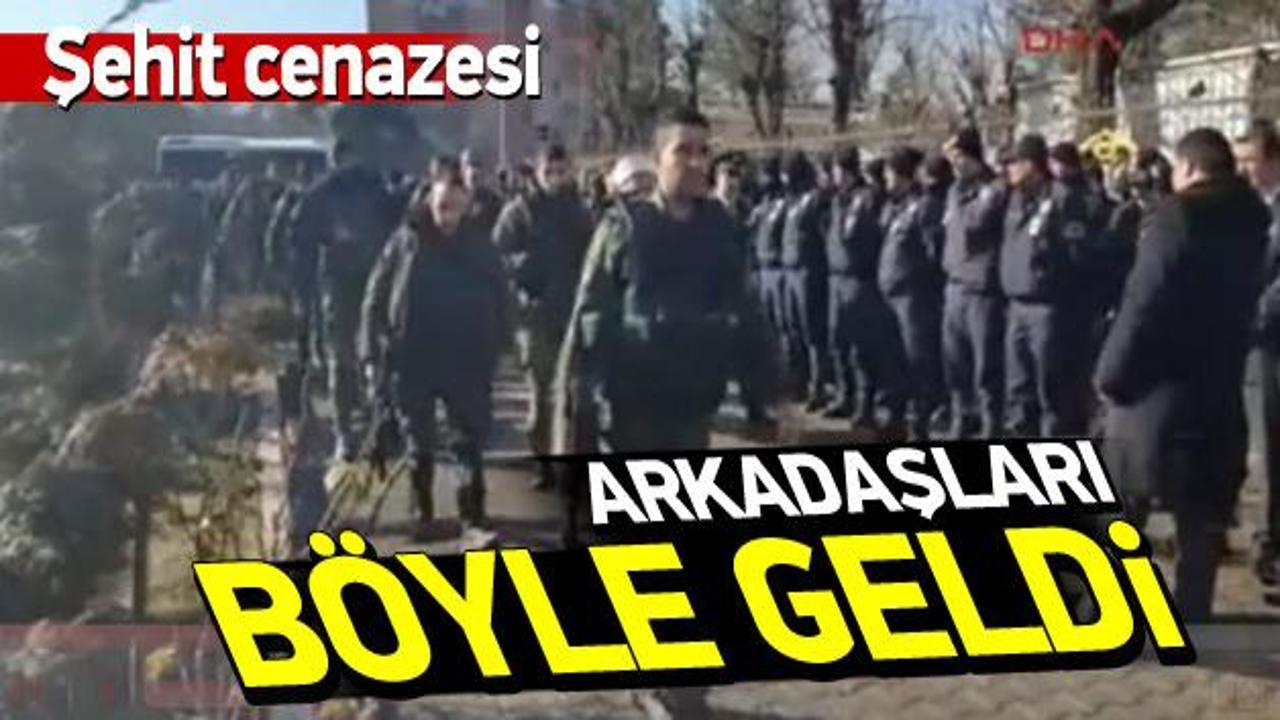 Operasyona ara verip cenazeye katıldılar