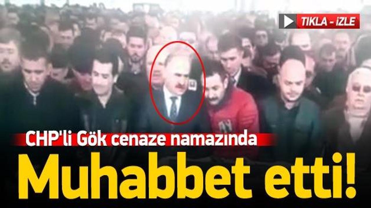 CHP'li Levent G&ouml;k cenaze namazında muhabbet etti