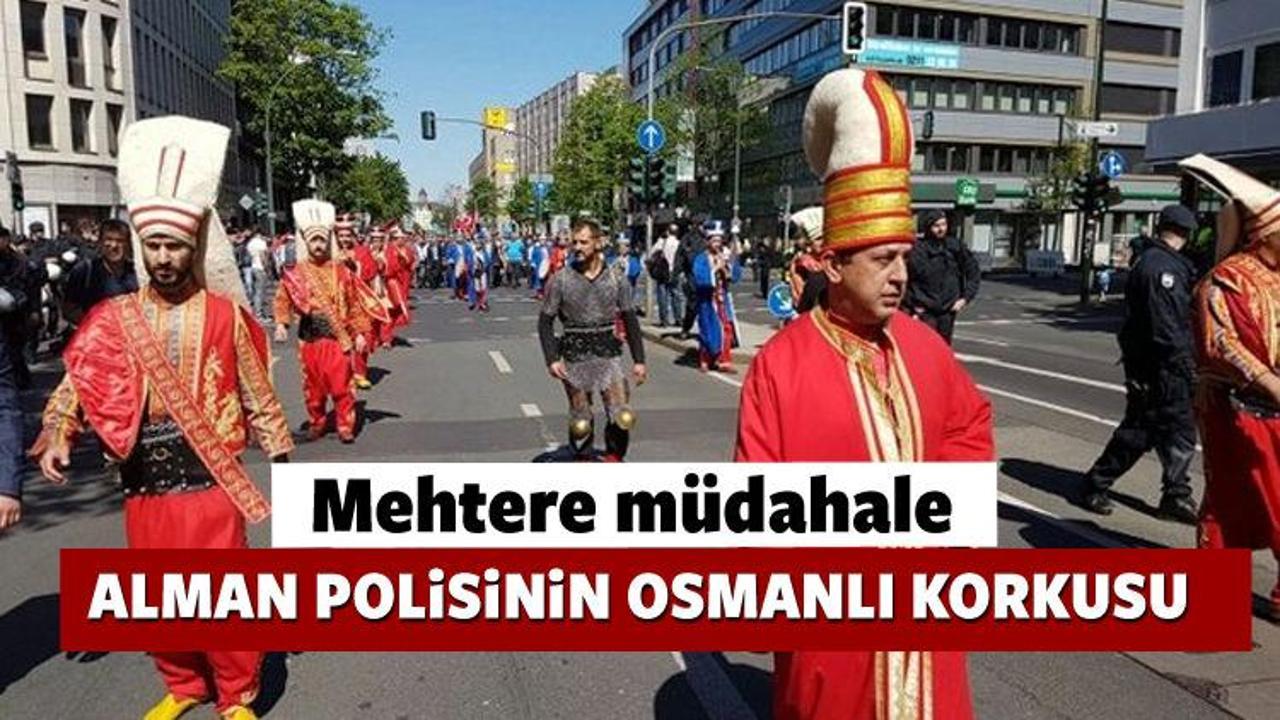 Almanya'da mehter y&uuml;r&uuml;y&uuml;ş&uuml;ne polis m&uuml;dahalesi