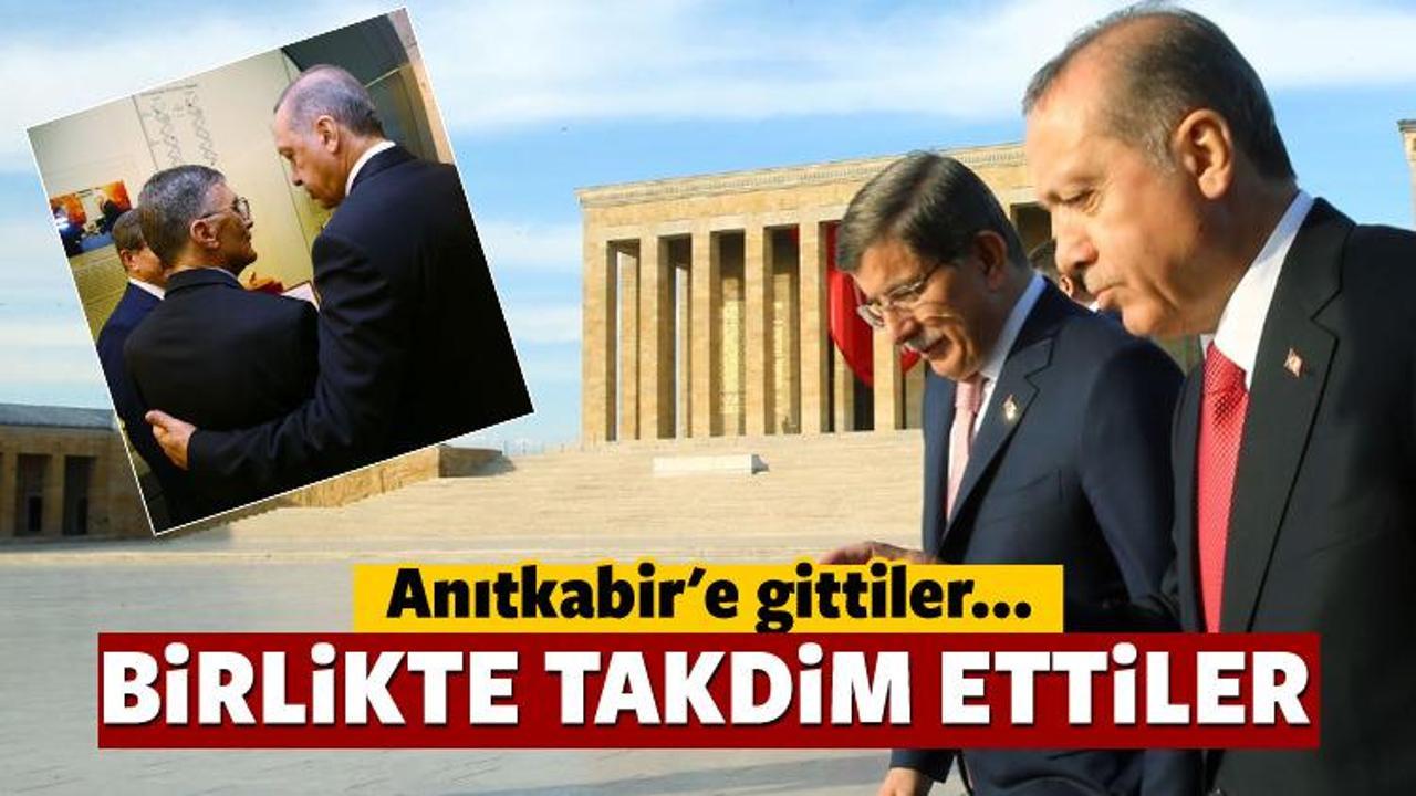 Erdoğan ve Davutoğlu Anıtkabir'de