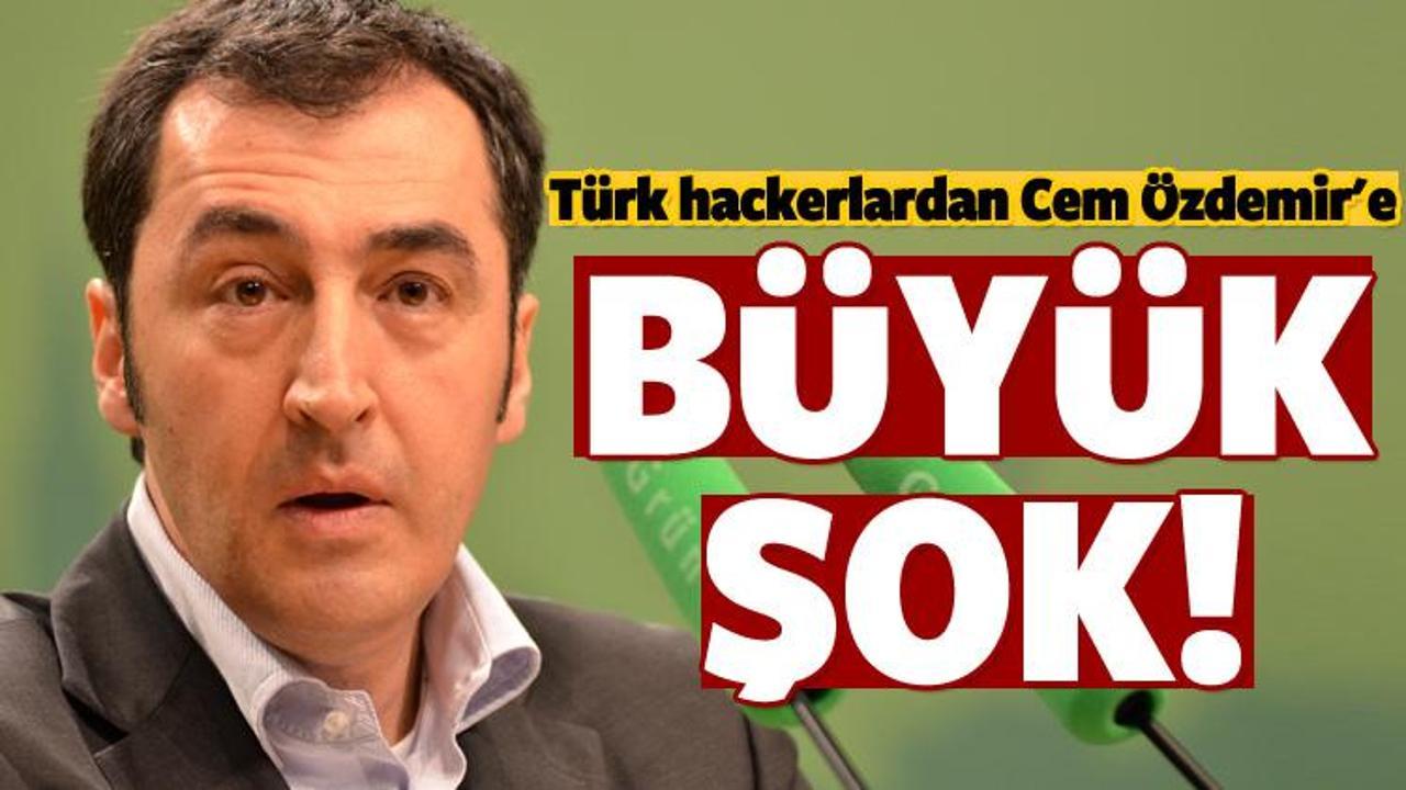 Türk hackerlardan Cem Özdemir'e büyük şok!