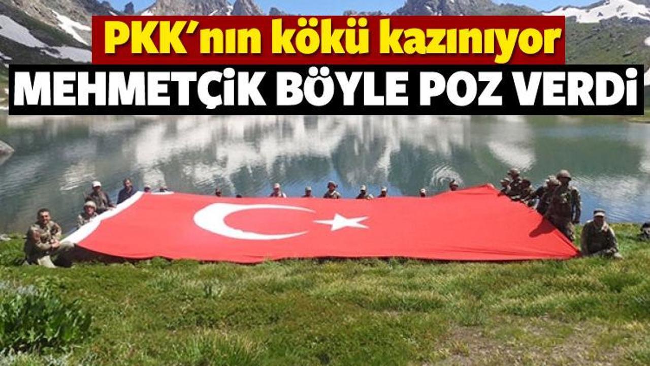 Teröristlerden temizlenen bölgeye dev Türk bayrağı