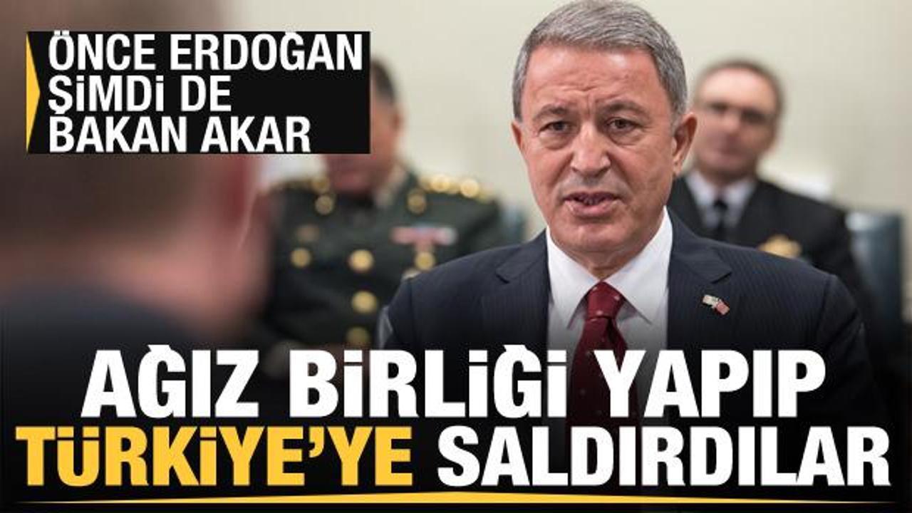 Önce Erdoğan şimdi de Bakan Akar! Yunan basını ağız birliği yapıp Türkiye'ye saldırdı