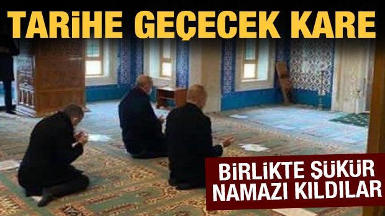 Tarihe geçecek kare: Erdoğan ve Aliyev şükür namazı kıldı