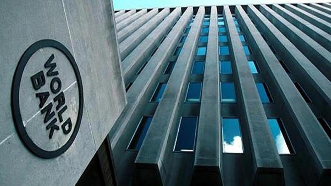 Dünya Bankası, Türkiye’nin 2021’de yüzde 3,2 büyüyeceğini öngörüyor. Dünya Bankası, Türkiye’nin 2021’de yüzde 3,2 büyüyeceğini öngörüyor.