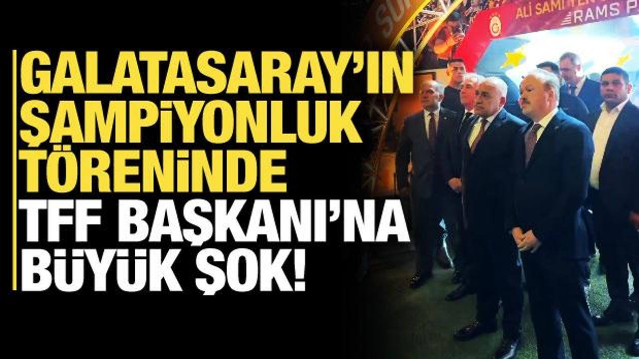 Galatasaray taraftarı TFF Başkanı'nı ıslıkladı!