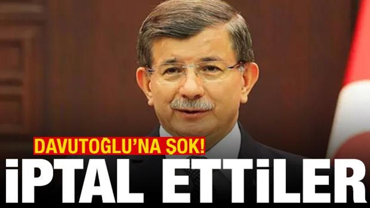 Erciyes &Uuml;niversitesi, Davutoğlu'nun katılacağı konferansı iptal etti