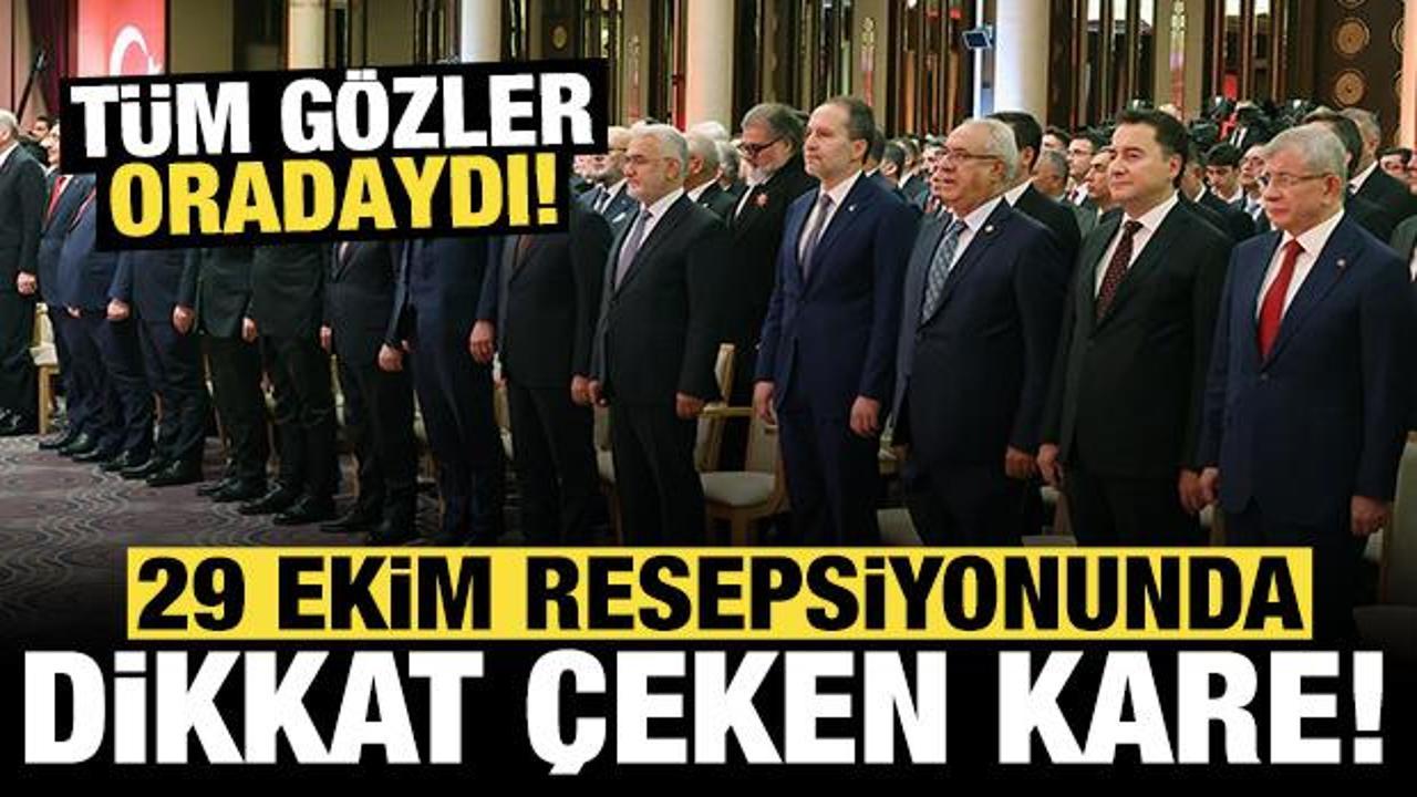 T&uuml;m g&ouml;zler oraya &ccedil;evrilmişti: 29 Ekim resepsiyonunda dikkat &ccedil;eken g&ouml;r&uuml;nt&uuml;!