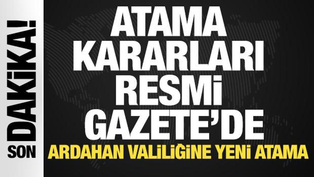 Ardahan Valiliği binası önünde Türk bayrağı
