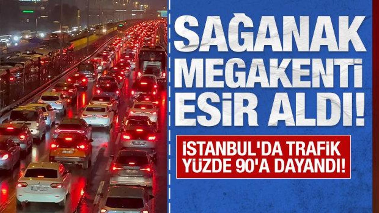 Sağanak megakenti esir aldı: İstanbul'da trafik y&uuml;zde 90'a dayandı! 