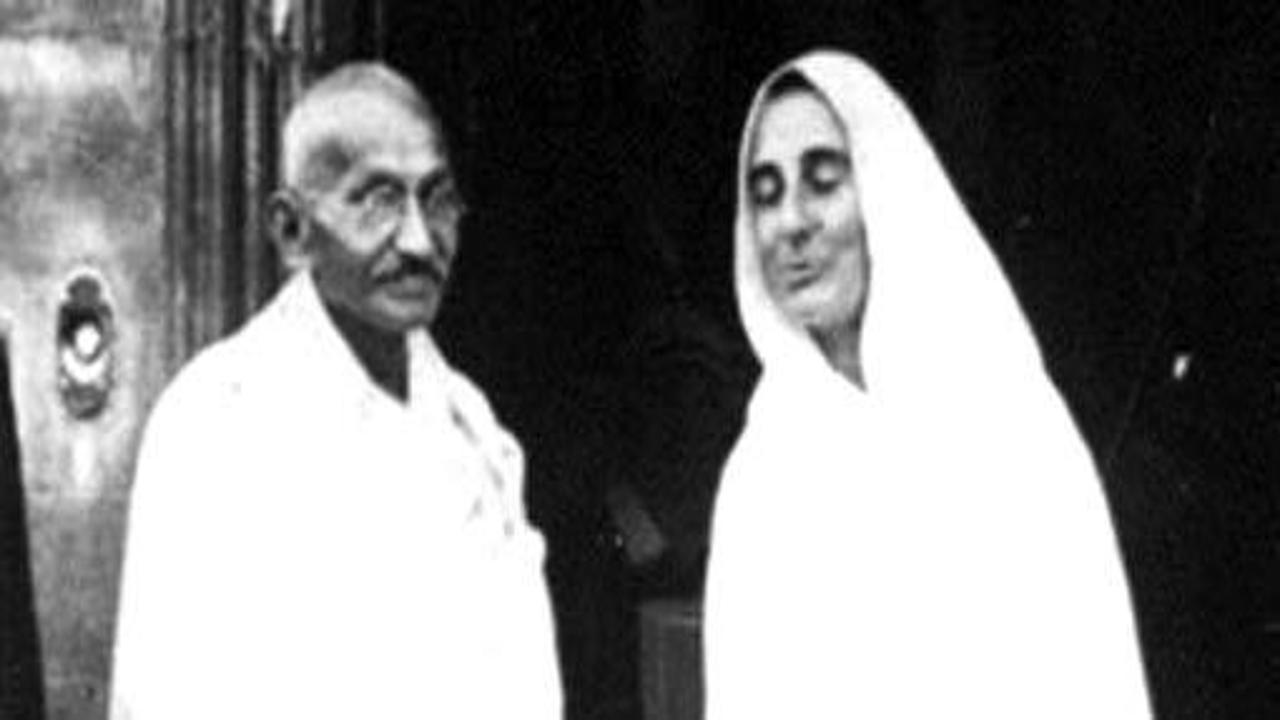 Hayatını Gandi'ye adayan İngiliz kadın