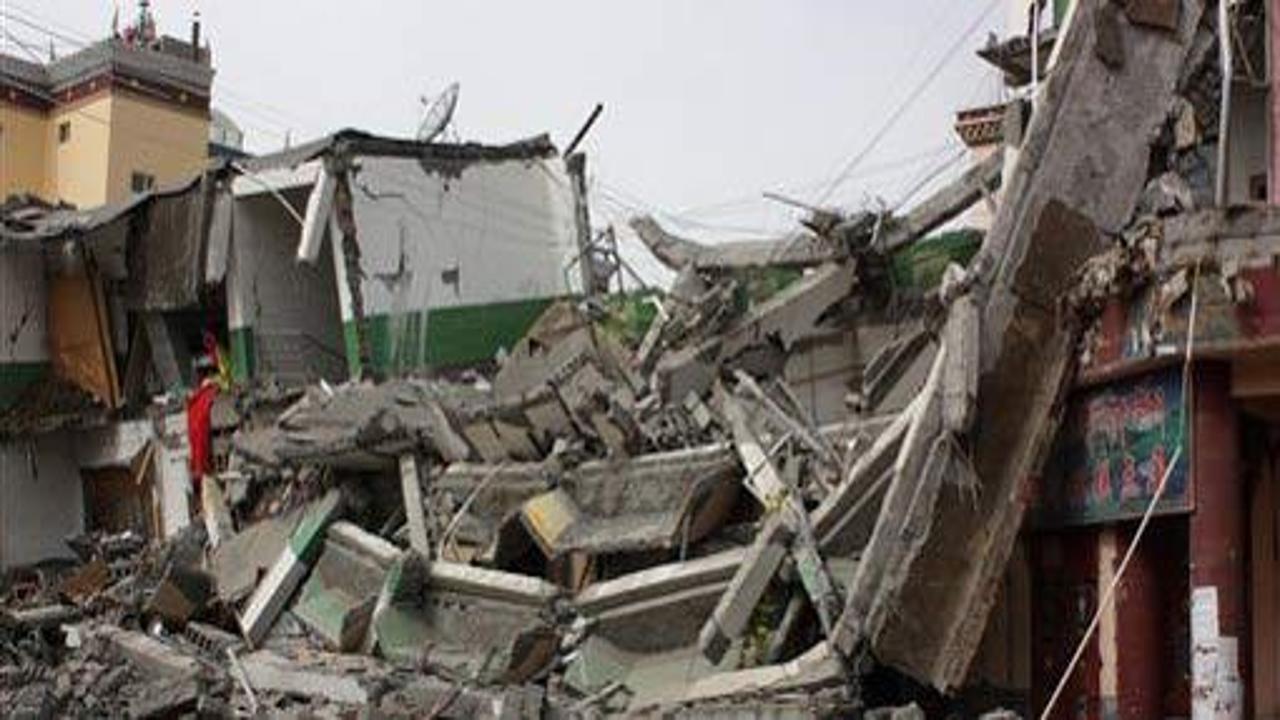 İran'da deprem: 7 ölü, yüzlerce yaralı
