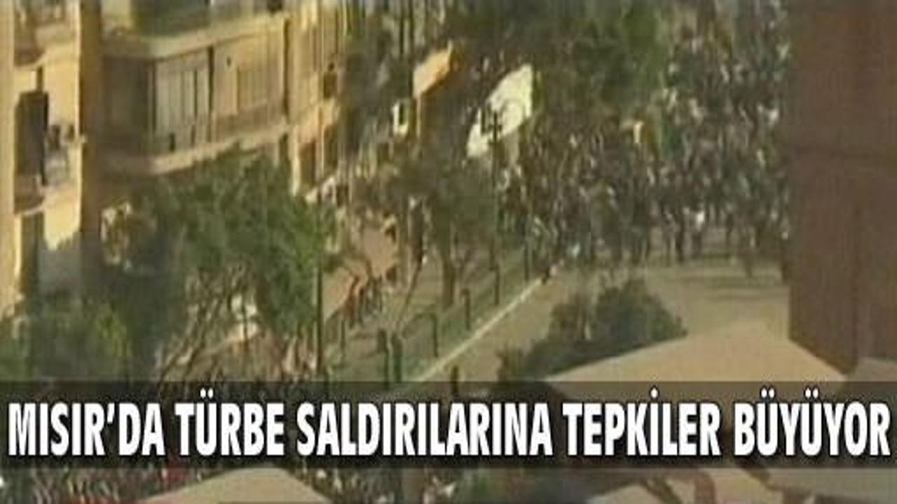 Türbe saldırılarına protestolar büyüyor