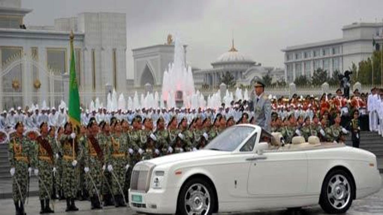 Türkmenistan'da görkemli kutlama