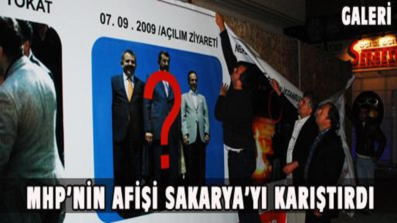 MHP'nin afişi Sakarya'yı karıştırdı