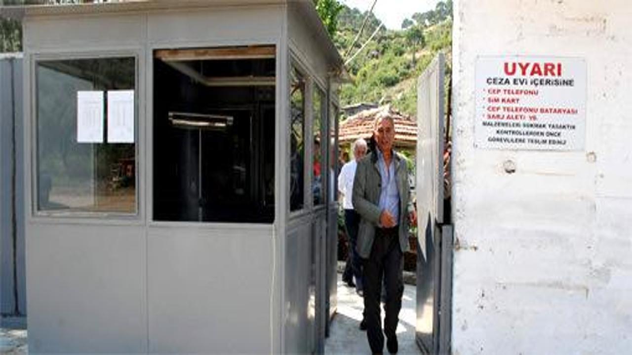 Adnan Polat Mehmet Ağar'ı ziyaret etti