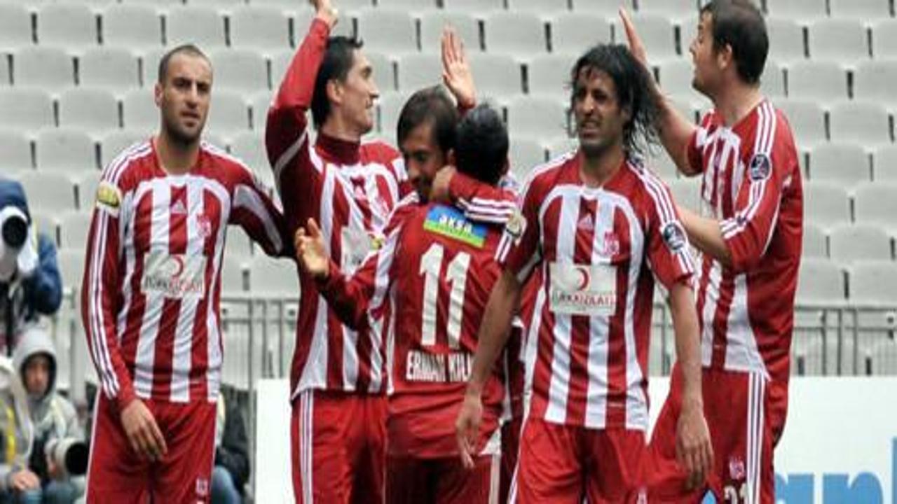Sivasspor'da 4 oyuncu yarın serbest