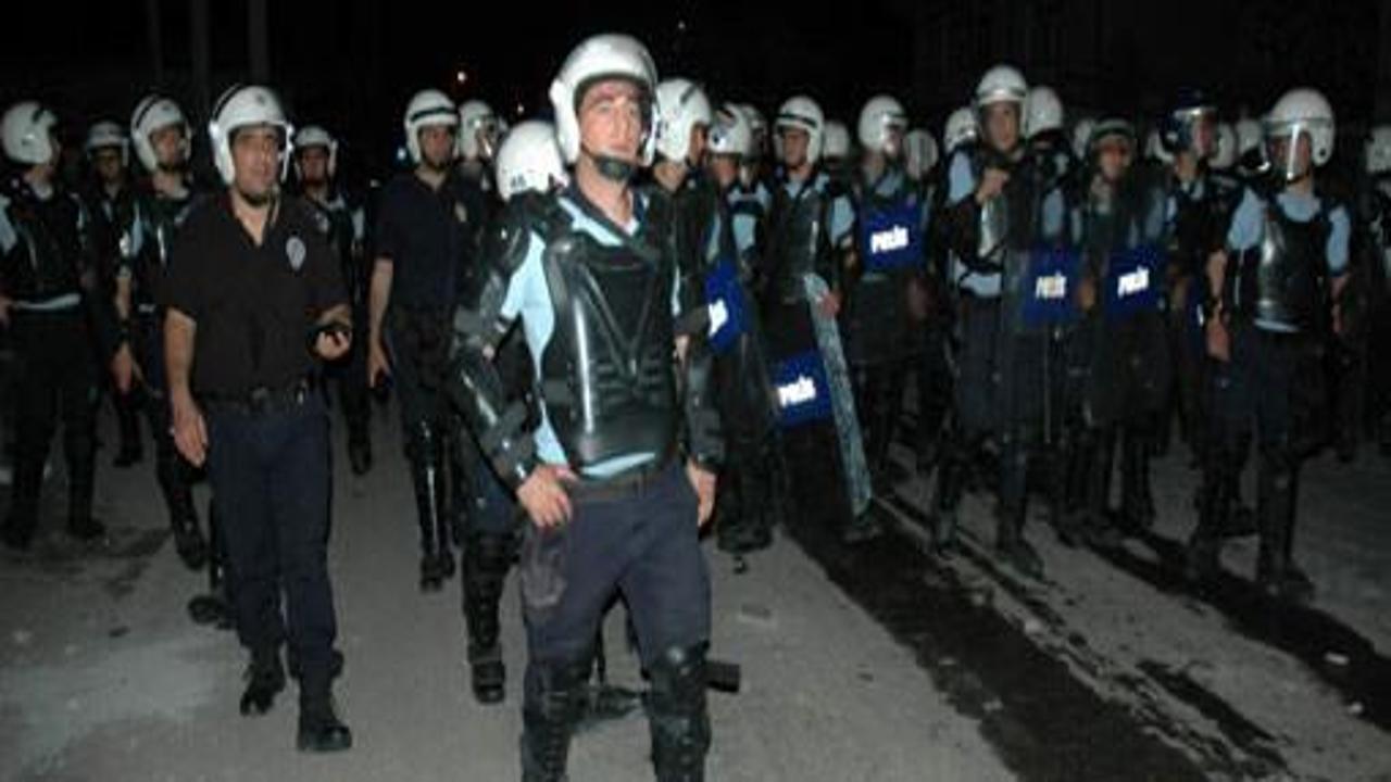 Siirt'te polis aracına roketli saldırı