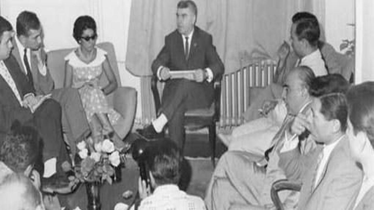 Darbeci albayı sevinçten uçuran protokol