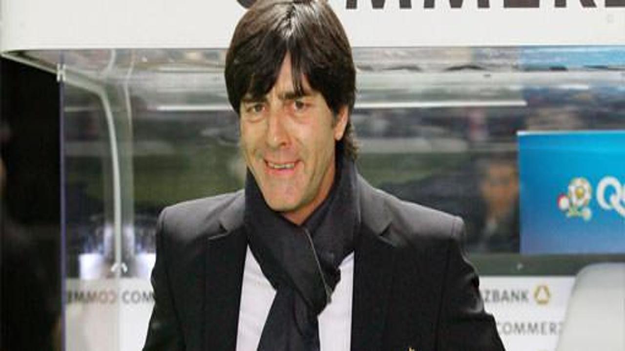 Löw: Karıma sorabilirsiniz eşcinsel değilim