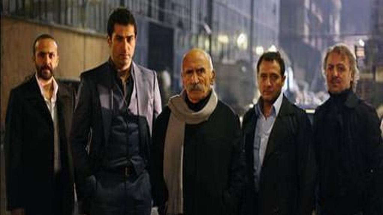 Ezel'de Haluk Bilginer ilk defa göründü