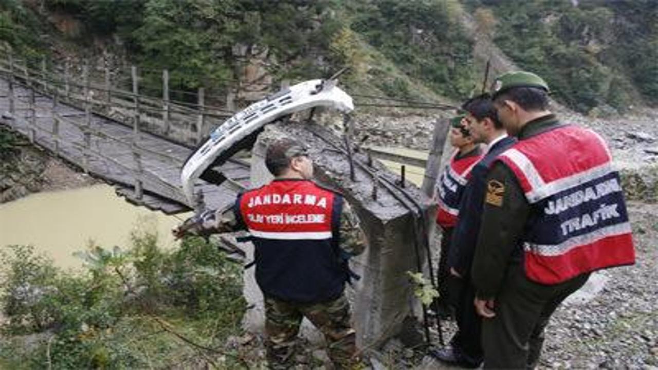 Son 24 saatte kazalarda 24 kişi öldü
