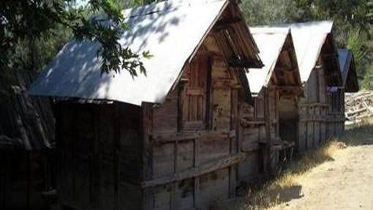 300 haneli k&ouml;yde bor&ccedil;suz 3 kişi &ccedil;ıktı