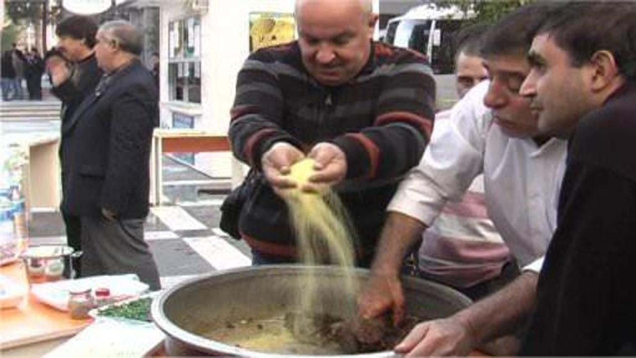 Urfalı engellilerden çiğköfteli yardım