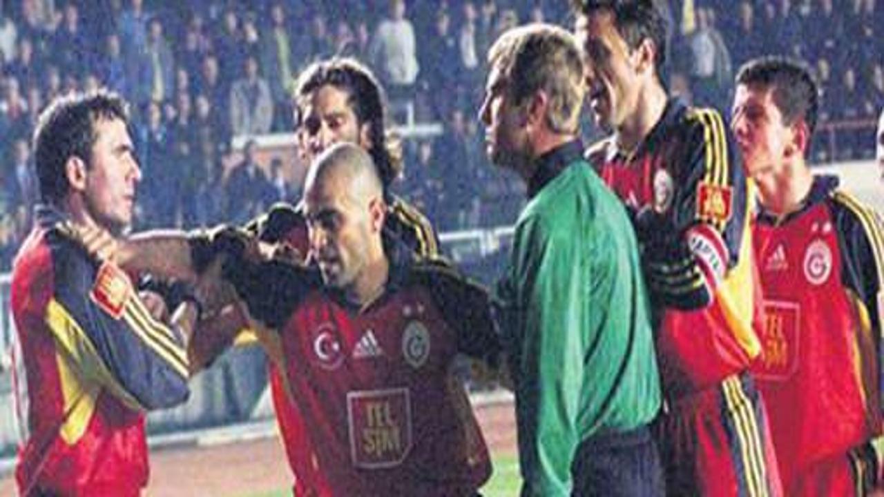 Hagi'nin t&uuml;k&uuml;r&uuml;ğ&uuml;ne 10 yıl sonra ceza!
