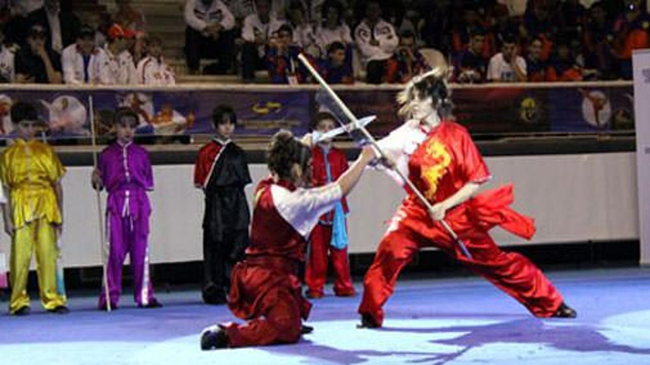 Elif ,G&uuml;m&uuml;ş madalya kazandı