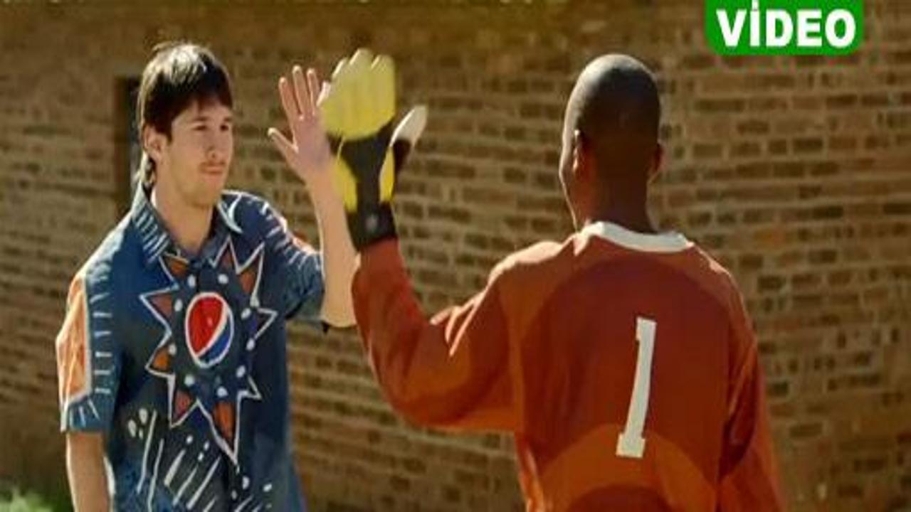 Messi bile bu kaleciye gol atamadı Video