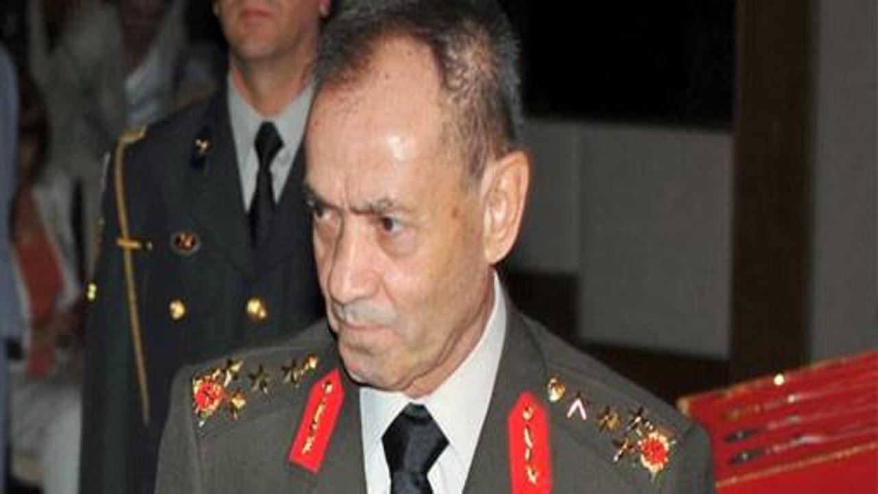 Kaçak sigarada 21 muvazzaf asker çıktı