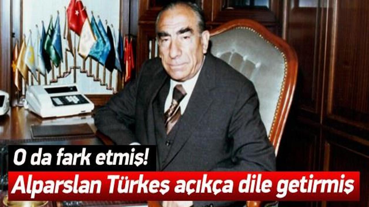 Alparslan Türkeş açık açık başkanlığı yazmış