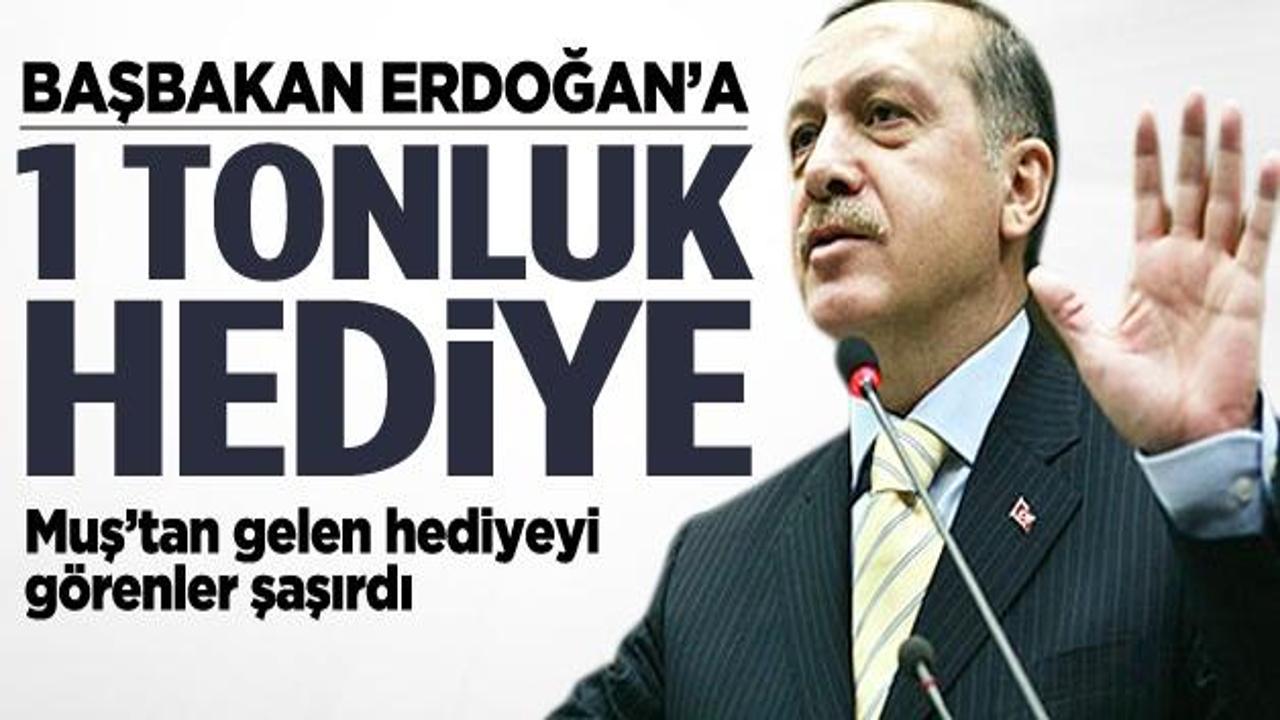 Başbakan Erdoğan'a 1 tonluk hediye getirdi!