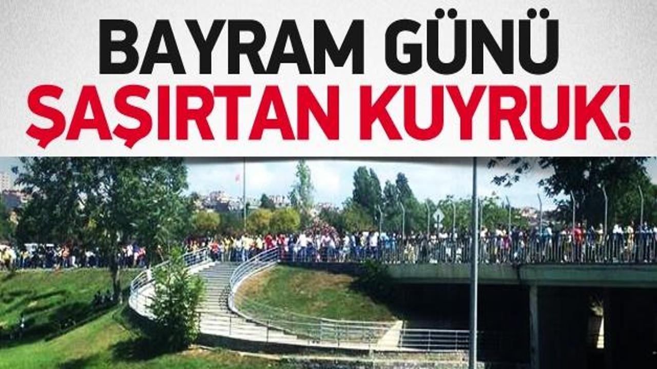 Bayram günü Kadıköy'de dev kuyruk!