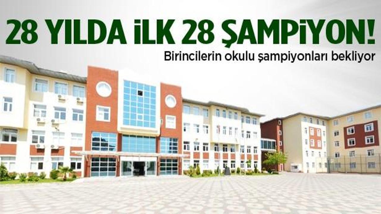 Birincilerin okulu SBS şampiyonlarını bekliyor