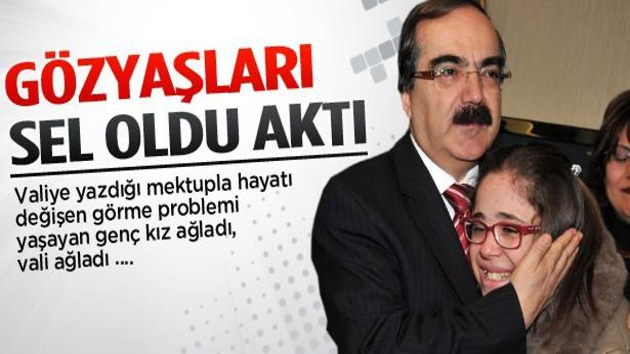 Engelli kızın sevin&ccedil; g&ouml;zyaşları valiyi de ağlattı