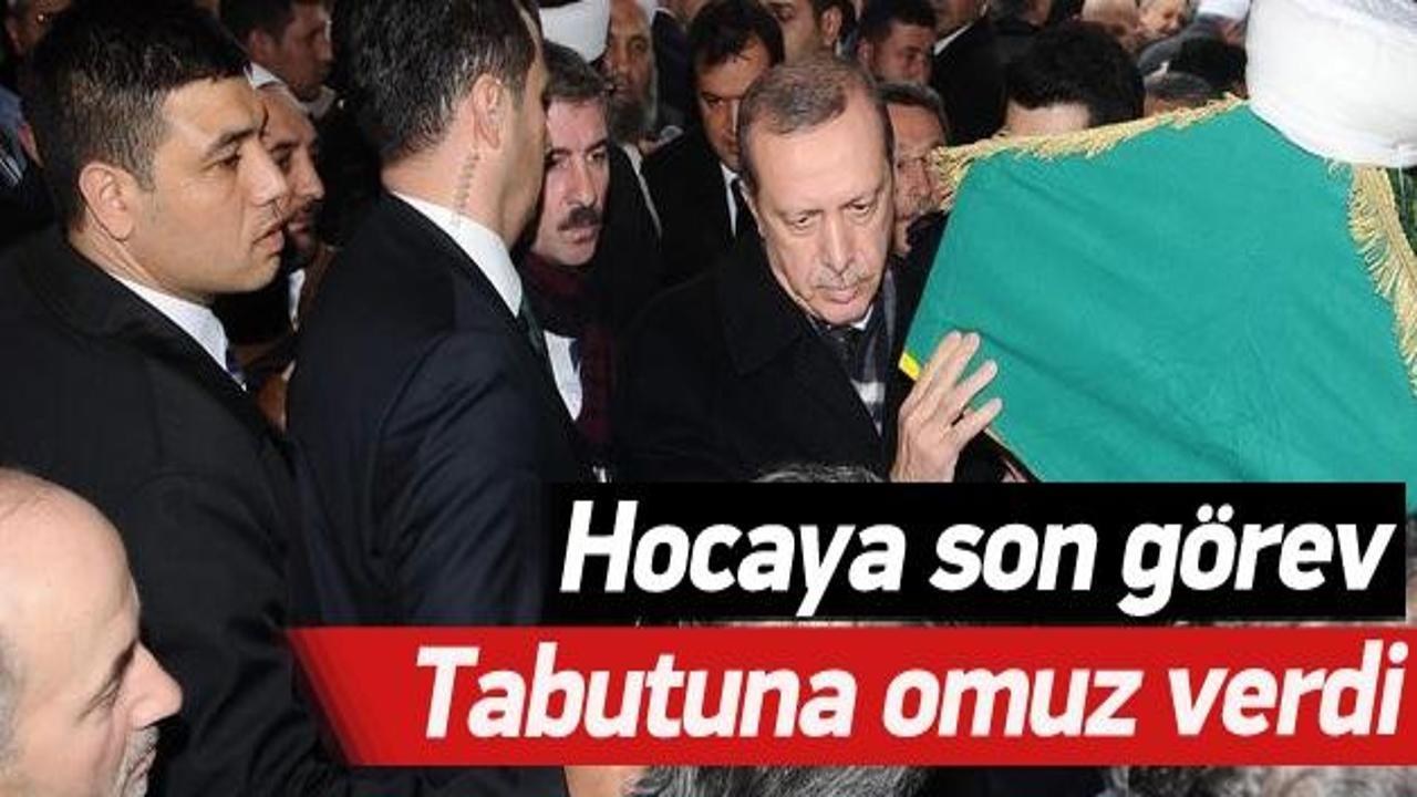 Erdoğan hocası &Ouml;zt&uuml;rk'&uuml; son yolculuğuna uğurladı