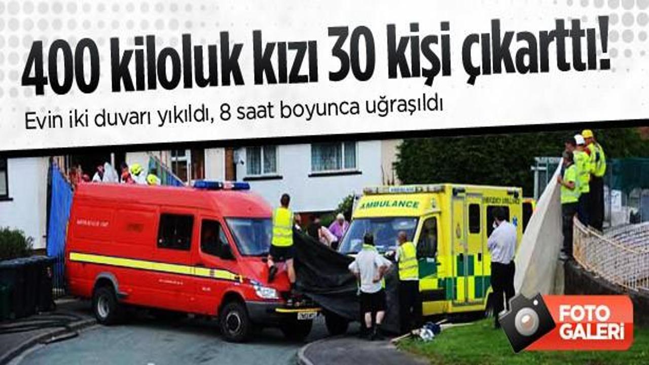 Evden &ccedil;ıkarmak i&ccedil;in 30 kişi 8 saat &ccedil;alıştı!
