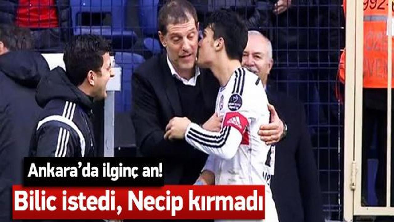 İlginç görüntü! Bilic'ten Necip'e: Öp beni