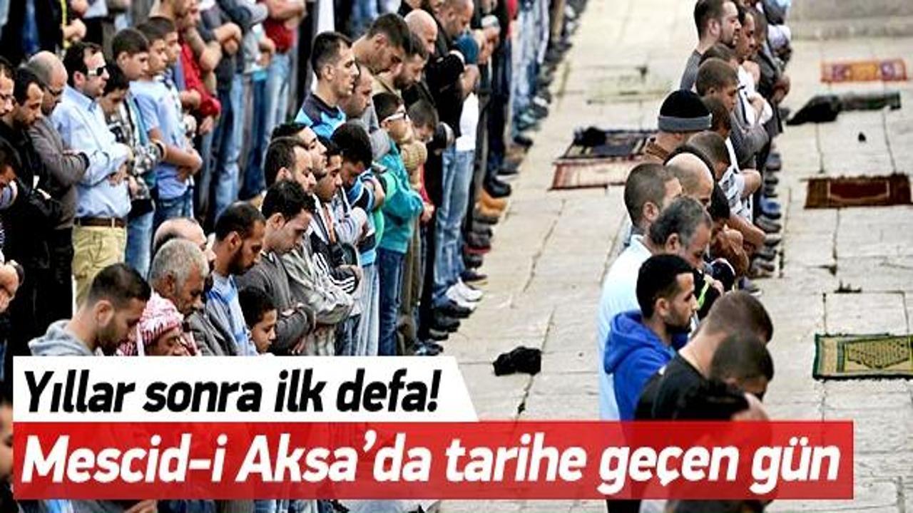 Mescid-i Aksa'da 40 bin kişi namaz kıldı