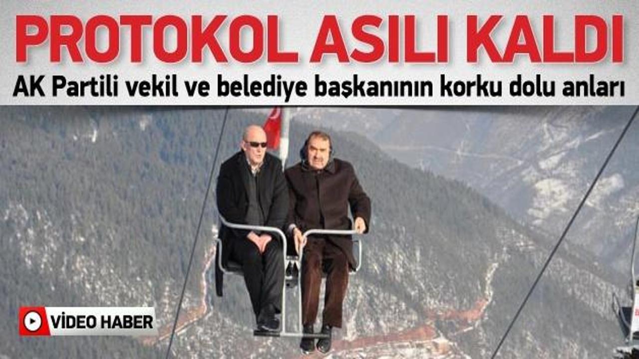 Milletvekili ve belediye başkanı havada asılı kaldılar