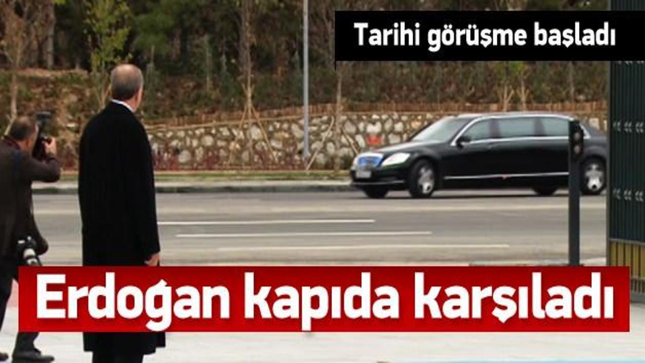 Putin Saray'da! Tarihi g&ouml;r&uuml;şme başladı