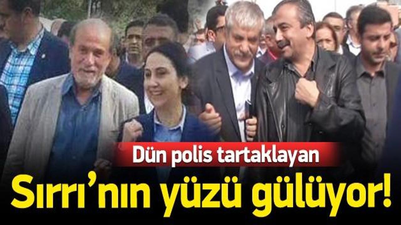 Sırrı Süreyya Önder'in yüzü gülüyor