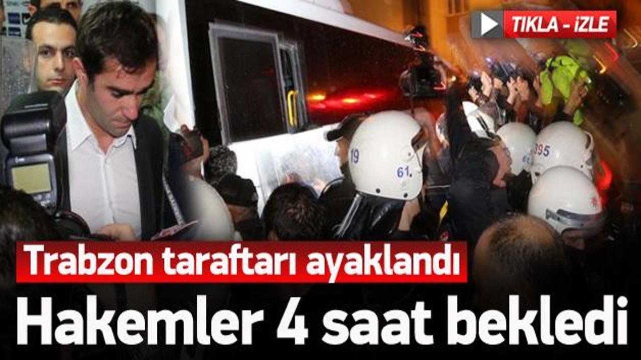 Trabzon'da hakemler saatler sonra stattan ayrıldı