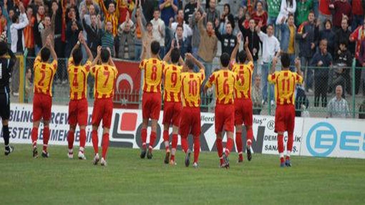 Göztepe 8 futbolcuyla yolları ayırdı